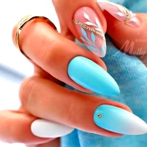 Meet your Posher, Hajira